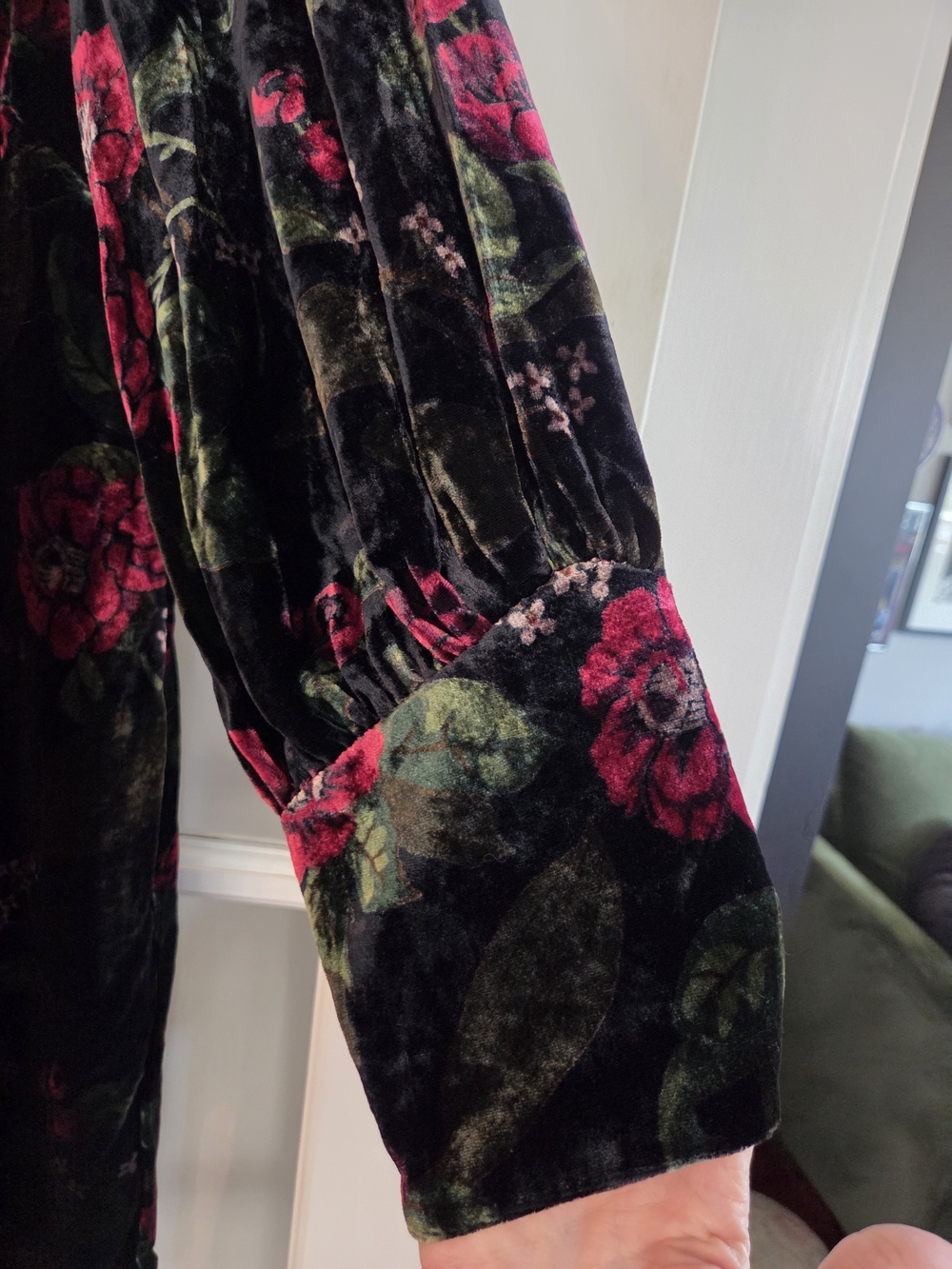Ann Taylor Black Velvet Floral Long-Sleeve Shift Dress - Size 14 - Picture 12 of 12